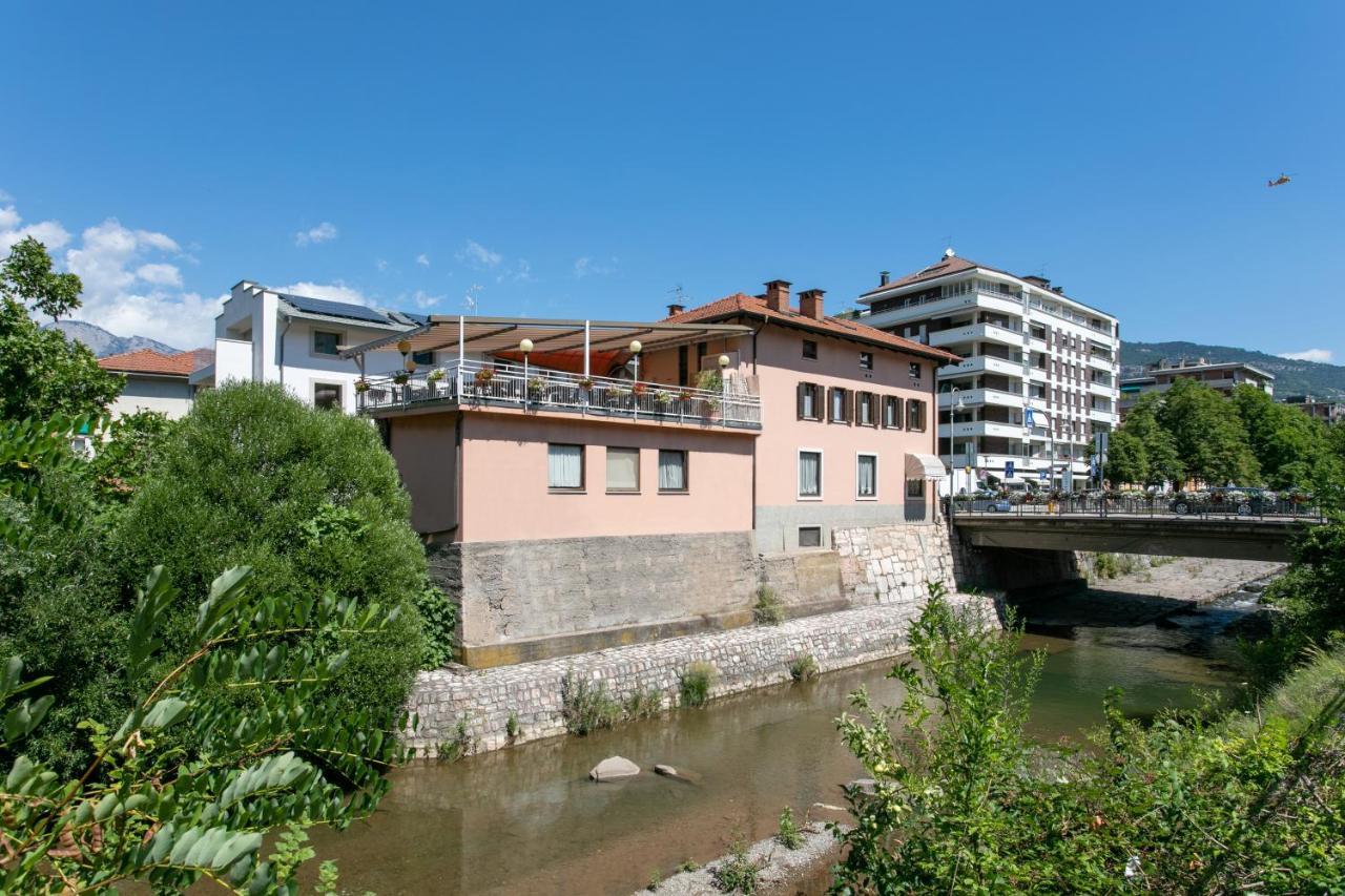 Appartamento Grande Al Ponte. Situato Vicino All'Ospedale, Al Parco E Al Centro Citta Τρέντο Εξωτερικό φωτογραφία